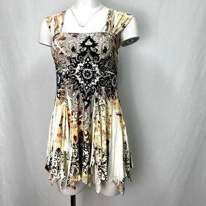 NWOT Pretty Woman Sassy Sleeveless Tunic Top with asymmetric hem, size Small